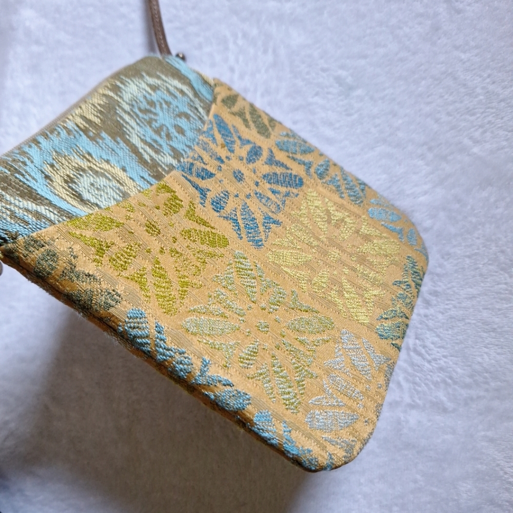 Maruca Cupcake Crossbody Purse / Small bag - Picture 13 of 16